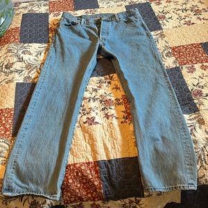 Men’s Levi 34 x 32 previously loved, great condition.